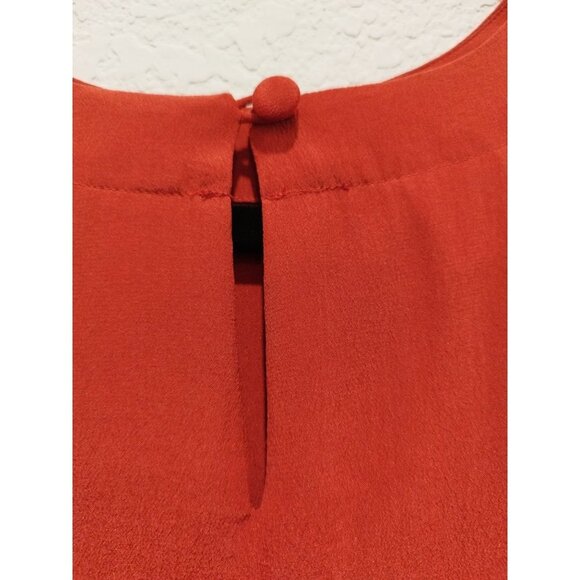 Christi and Jill Red 100% Silk Crew Neck Short Sleeve Blouse - Picture 5 of 13